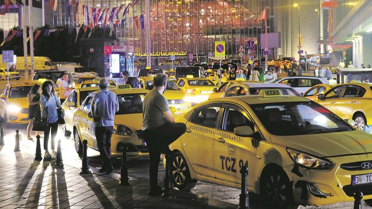 Araç sayısı arttı ama taksi bulmak hâlâ imkansız
