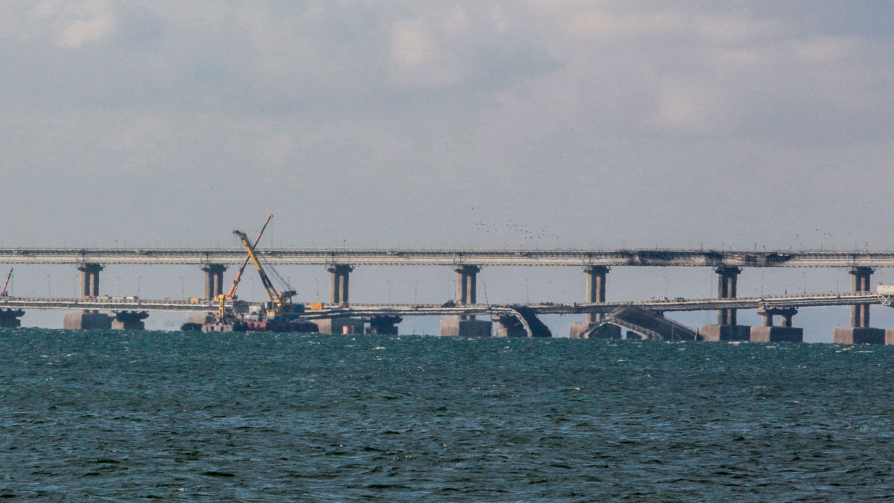 Ukrayna Kırım Köprüsü'nü insansız deniz araçlarıyla vurdu