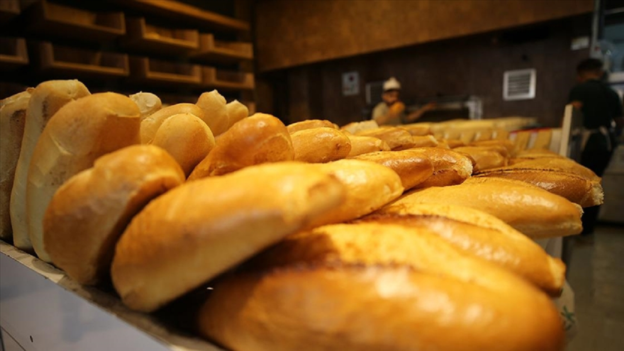 Fırıncılar Federasyonu: Ekmek fiyatı 10-12 lira olacak haberleri gerçeği yansıtmıyor
