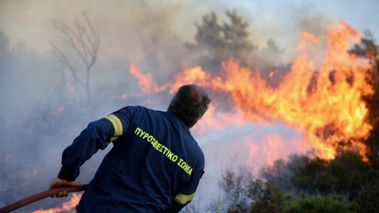 Yunanistan Başbakanı Miçotakis, Rodos'taki orman yangınlarını savaş olarak nitelendirdi