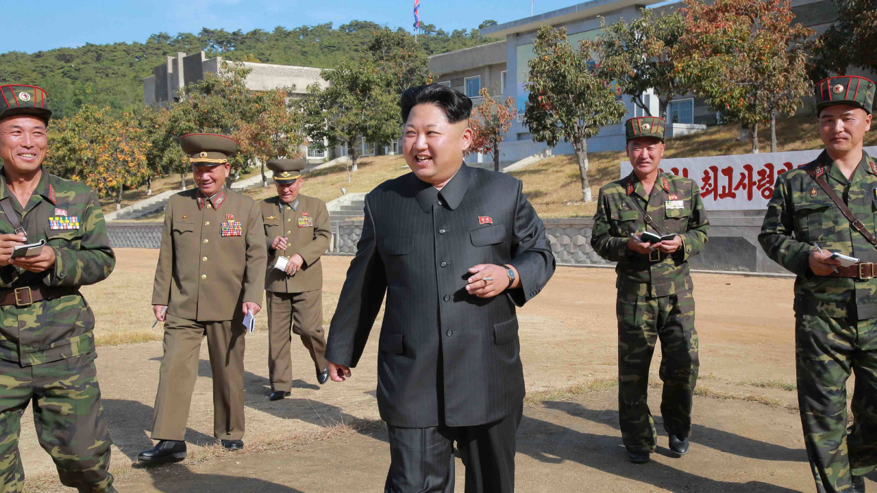 Güney Kore: Kuzey Kore lideri Kim'in silah fabrikası turunun birden fazla amacı var