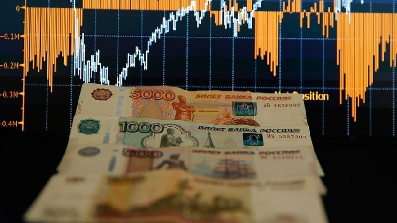 Rusya Merkez Bankası rubledeki değer kaybı nedeniyle olağanüstü toplantı yapacak