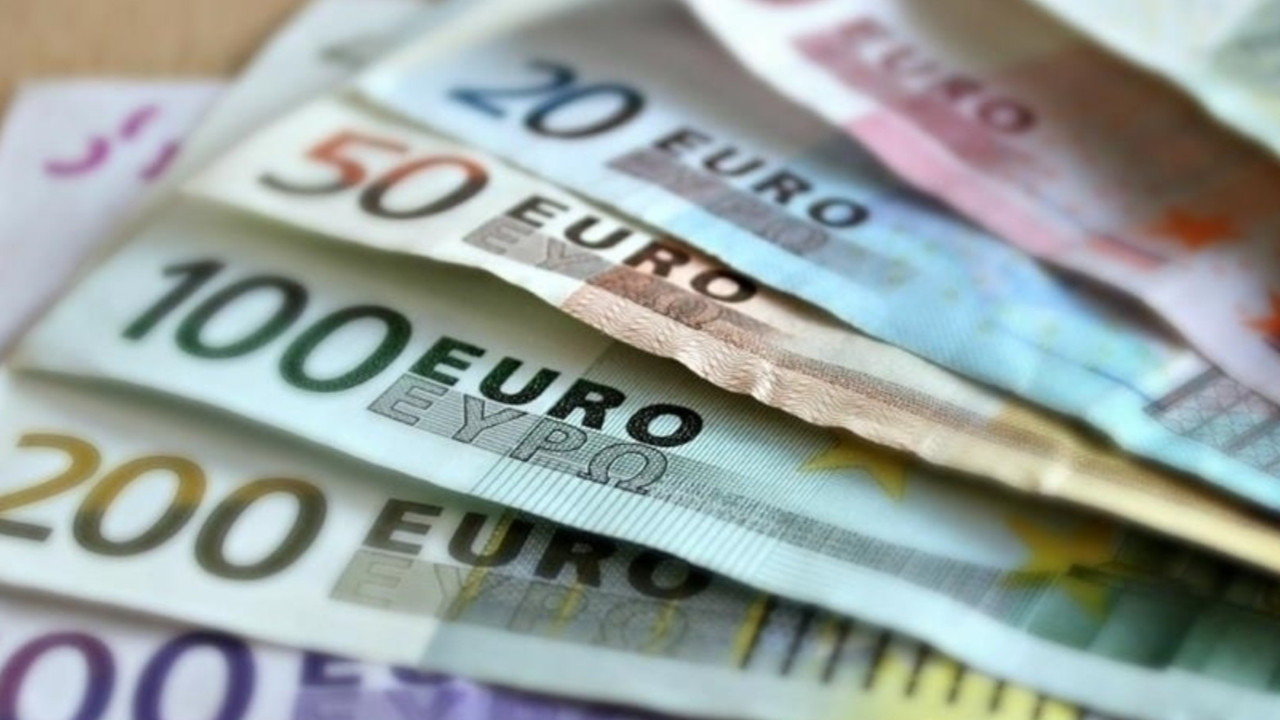 Euro Bölgesi'nde şirketlerin kredi talebi artan faizlerle düşüyor