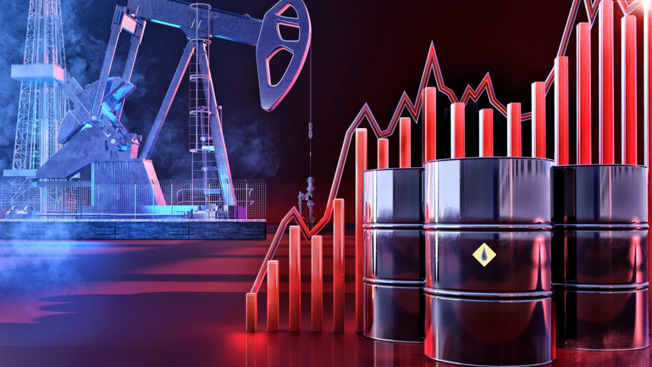 Suudiler ve Ruslar üretimi kıstı: Petrol fiyatları 10 ayın zirvesini gördü