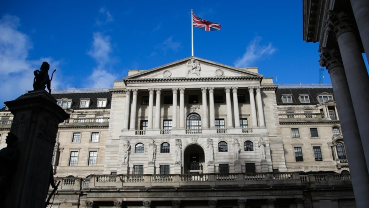 İngiltere Merkez Bankası Başkanı Bailey: Faizde zirve seviyeye yaklaşıldı