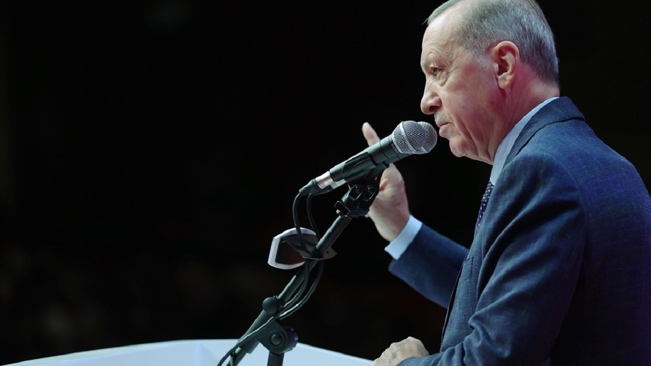 Cumhurbaşkanı Erdoğan: Ekonomide sıkıntıları adım adım geride bıraktığımız bir dönemden geçiyoruz