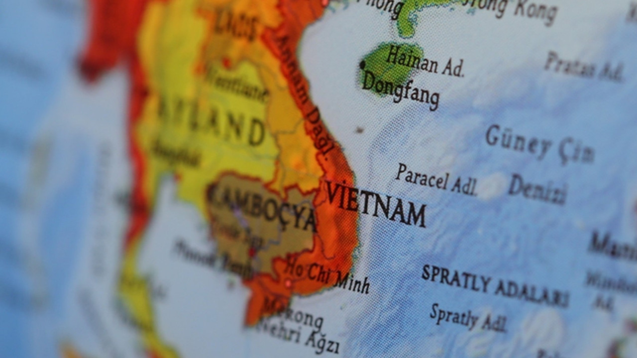 Çin, ABD ile yakınlaşan Vietnam'ı kendi yanına çekmeye çalışıyor