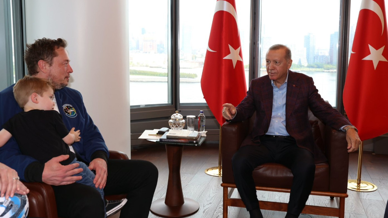 Erdoğan Elon Musk ile görüştü, Tesla'nın 7'nci fabrikasını Türkiye'de kurmasını istedi