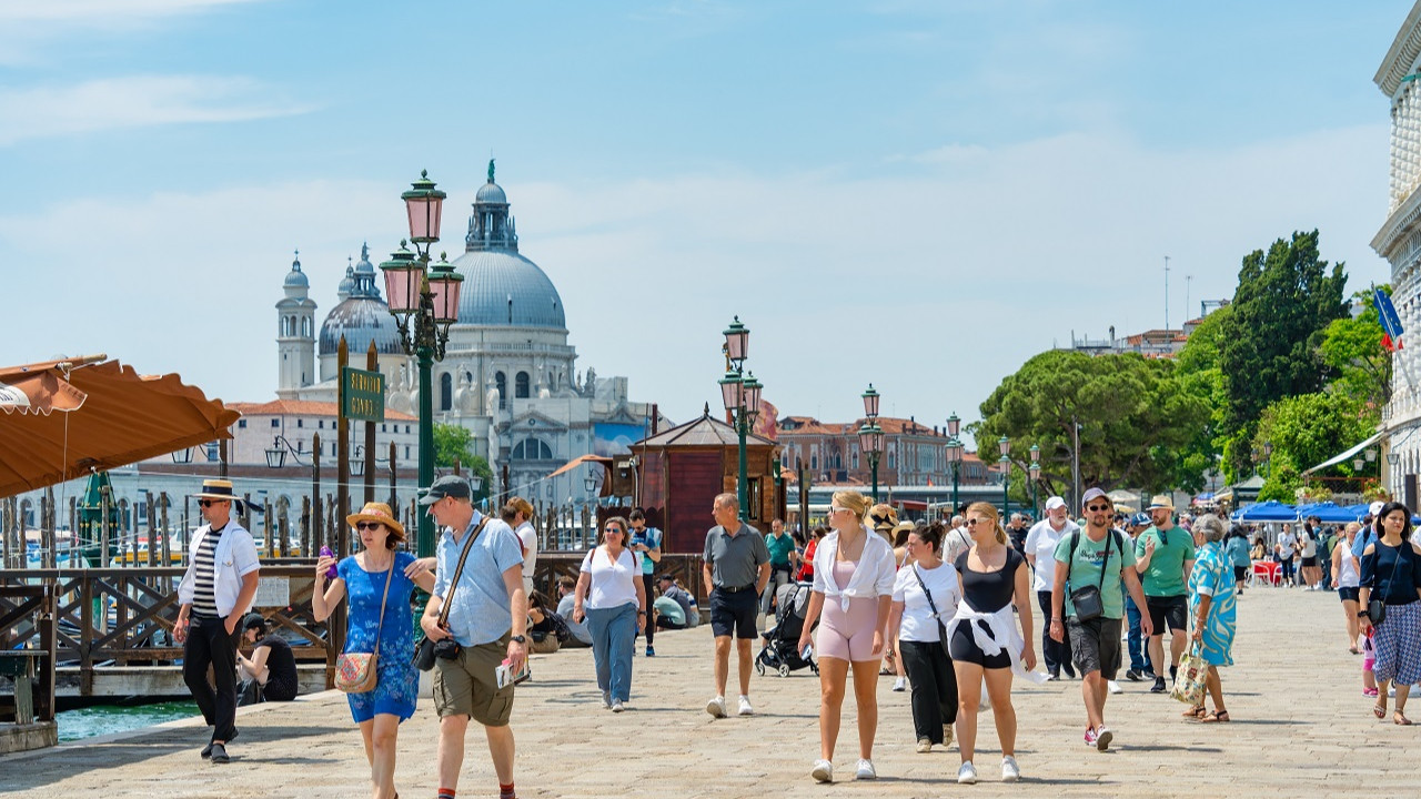 Wall Street Journal yazdı: Venedik kendini turistlerden kurtarmak için savaşıyor