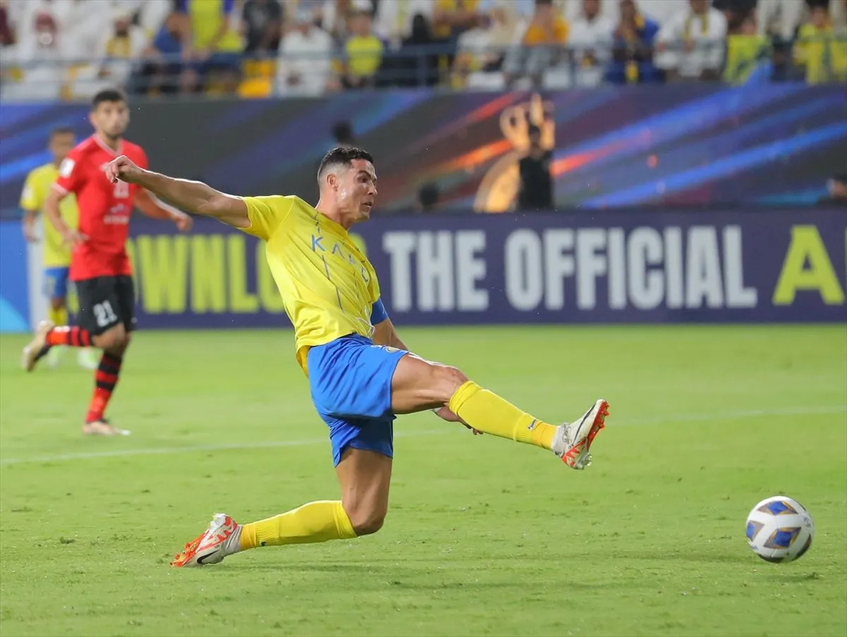 Al-Nassr Ronaldo ile maçı çevirdi: Taraftarlar Joker afişi açtı