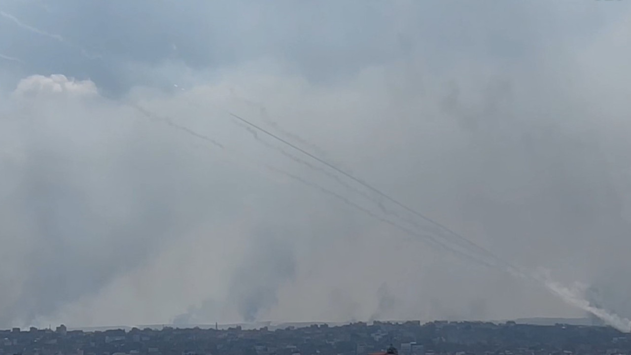 İsrail'in hava saldırılarına karşılık Gazze'den roketler atıldı