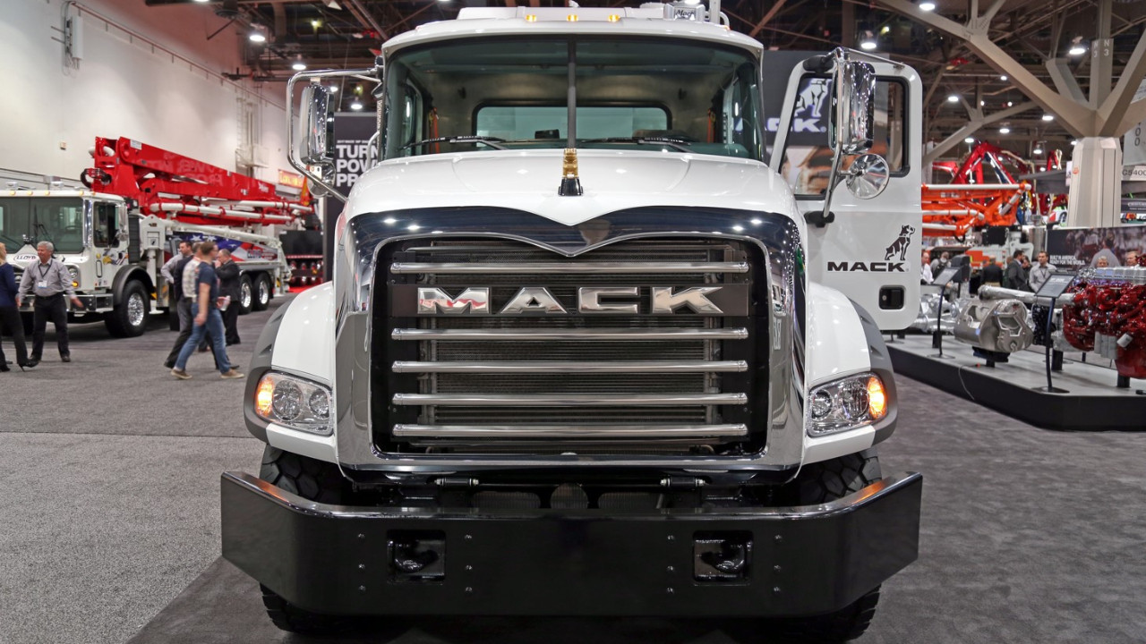 ABD'de otomotiv işçileri kamyon üreticisi Mack Trucks'ta da grev başlattı