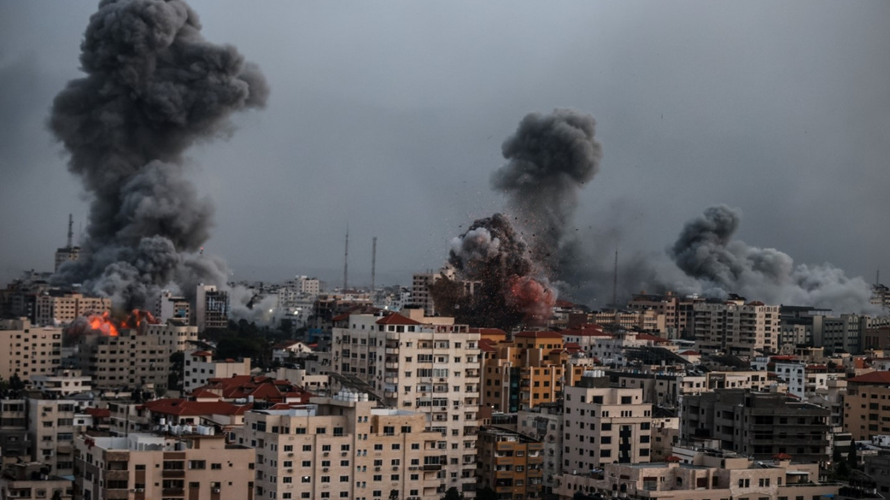 Hamas: Uyarı yapılmadan vurulan her ev için İsrailli bir rehineyi infaz edeceğiz