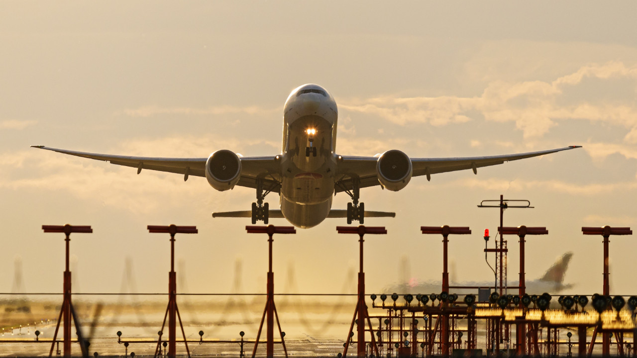 Hava yolu şirketleri, İsrail uçuşlarını askıya alıyor