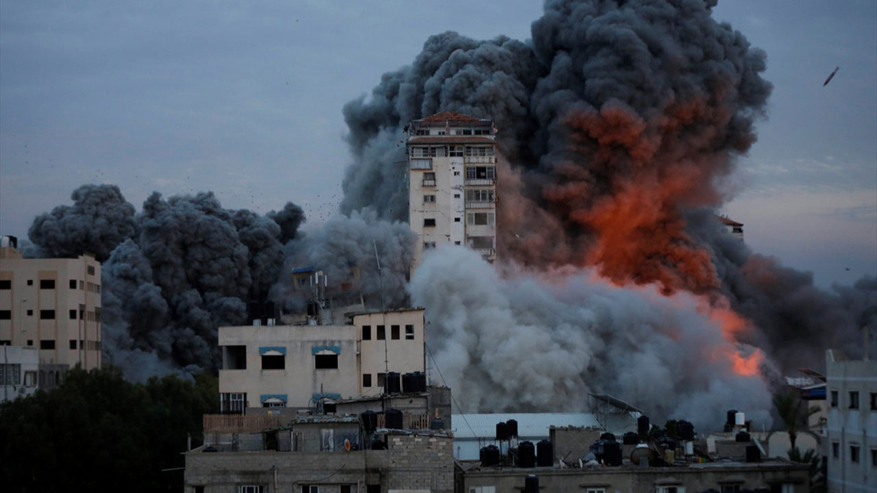 İsrail ordusu: Gazze'ye yönelik hava saldırılarında 1000 ton patlayıcı kullanıldı