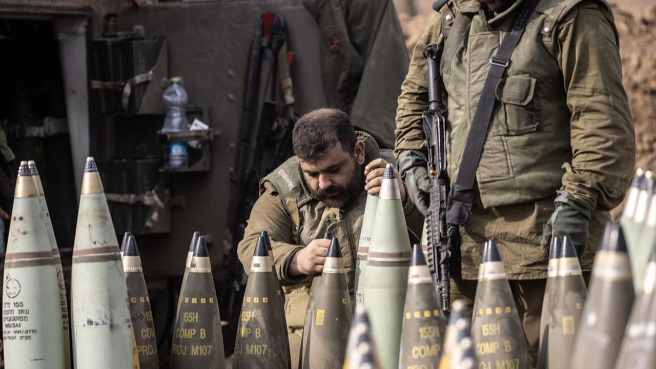 İsrail ordusu Gazze sınırına yığınak yaptı