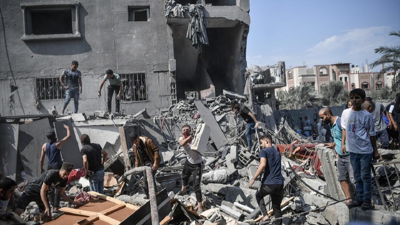 Gazze İçişleri Bakanlığı: Enkaz altındaki binden fazla ceset nedeniyle çevre felaketi yaşanabilir