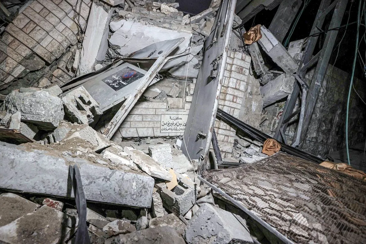 İsrail'in Gazze'de sivillerin sığındığı tarihi kiliseye saldırısında 8 kişi öldü
