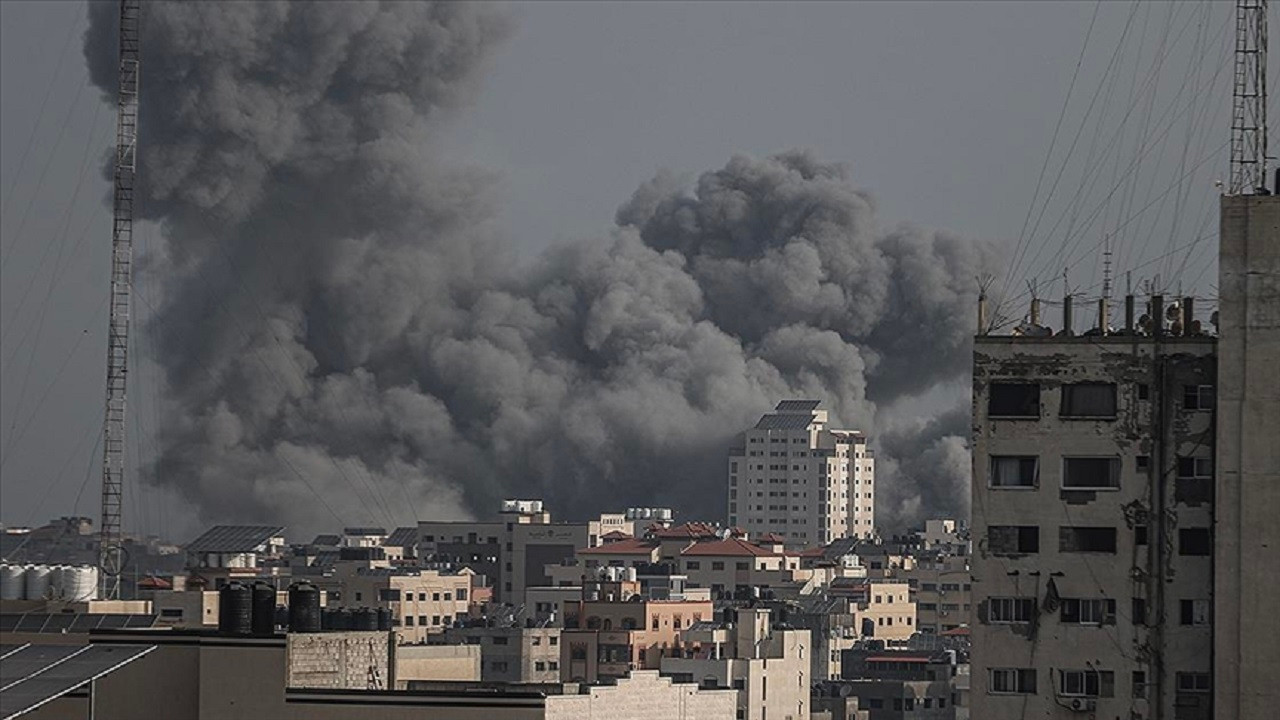 İsrail: Kara harekatına hazırlık için Gazze'ye bombardımanı yoğunlaştırdık