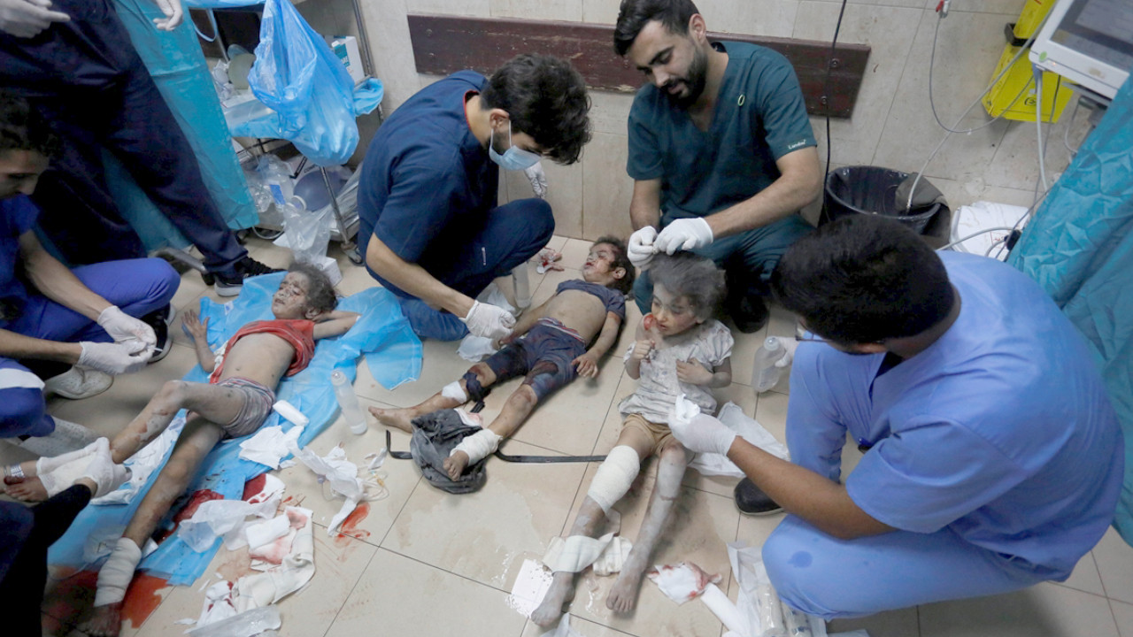 The Guardian Gazze'deki hastanelerin durumunu yazdı: Doktorlar anestezisiz ameliyat yapıyor