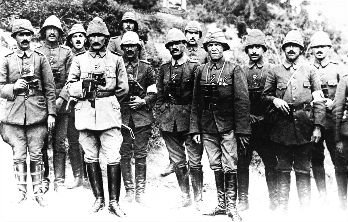 Cumhuriyet'in 100. yılında 100 fotoğrafla Atatürk