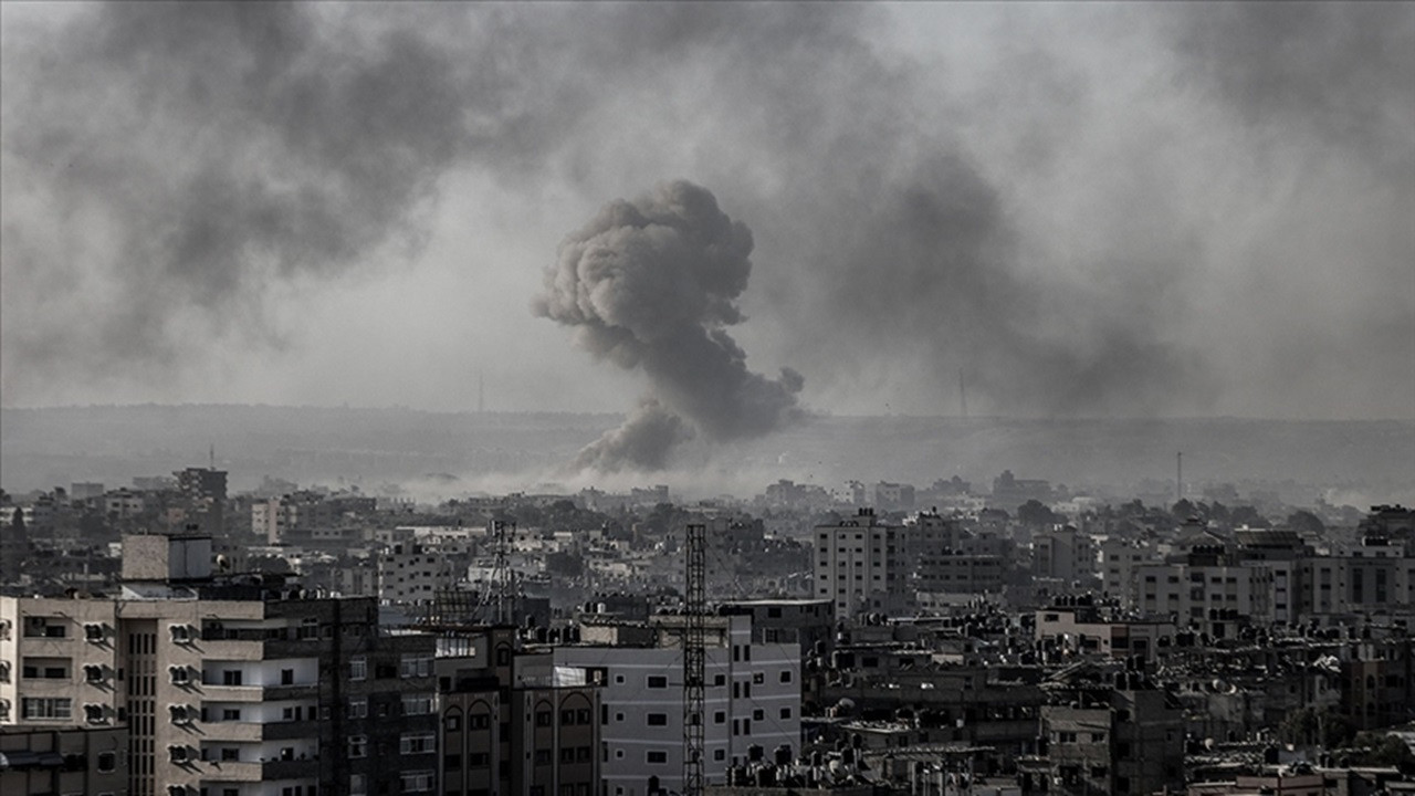 Gazze'deki hükümet: İsrail saldırılarında Gazze'ye 18 bin tondan fazla patlayıcı atıldı
