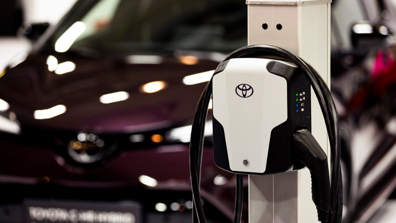 Toyota kesenin ağzını açtı, elektrikli araç bataryası için 8 milyar doları gözden çıkardı