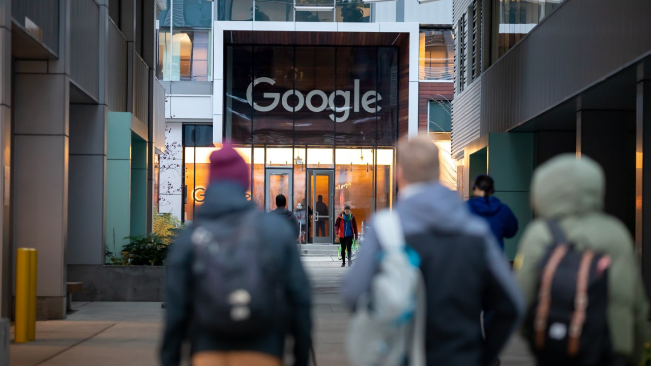 Google sesli asistanı üzerinde çalışanları işten çıkarıyor