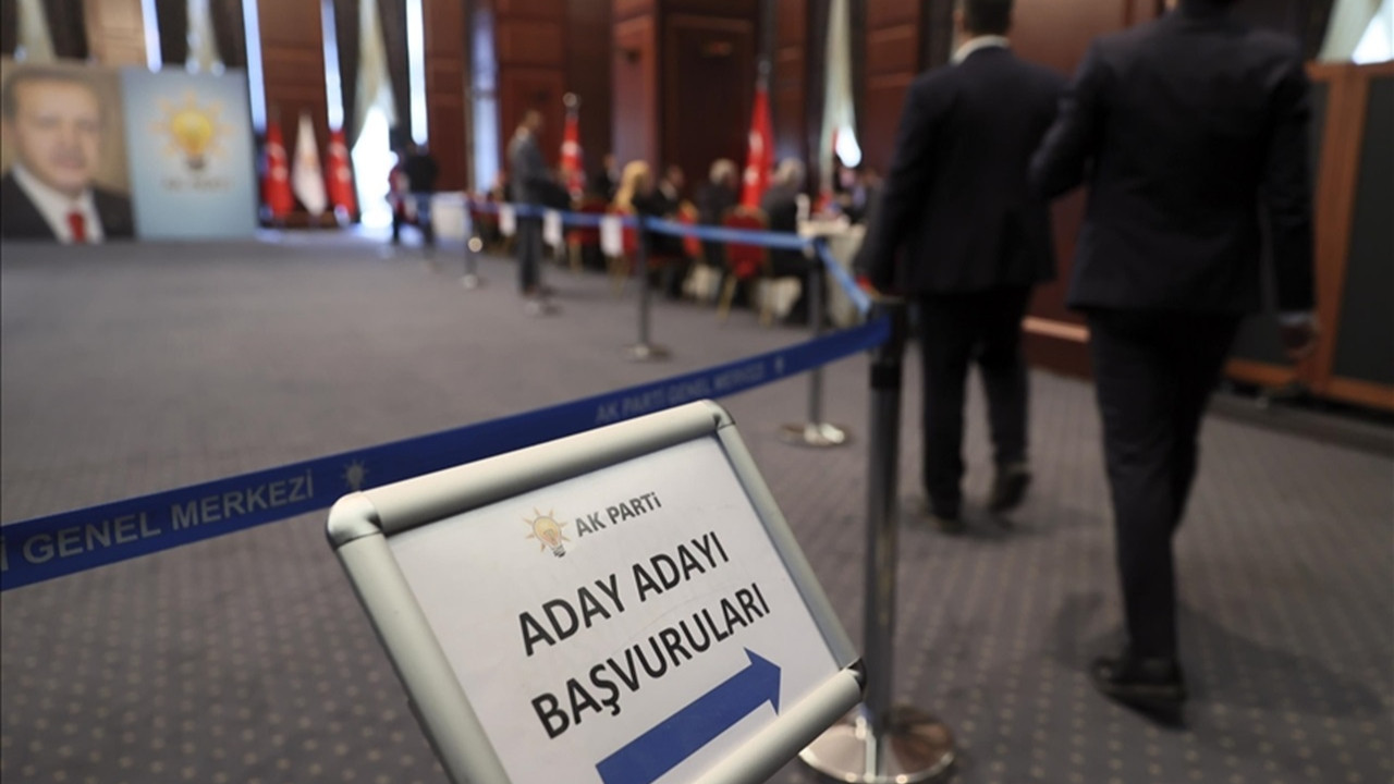 AK Parti'de belediye ve il genel meclis üyeliği aday adaylığı başvuruları uzatıldı