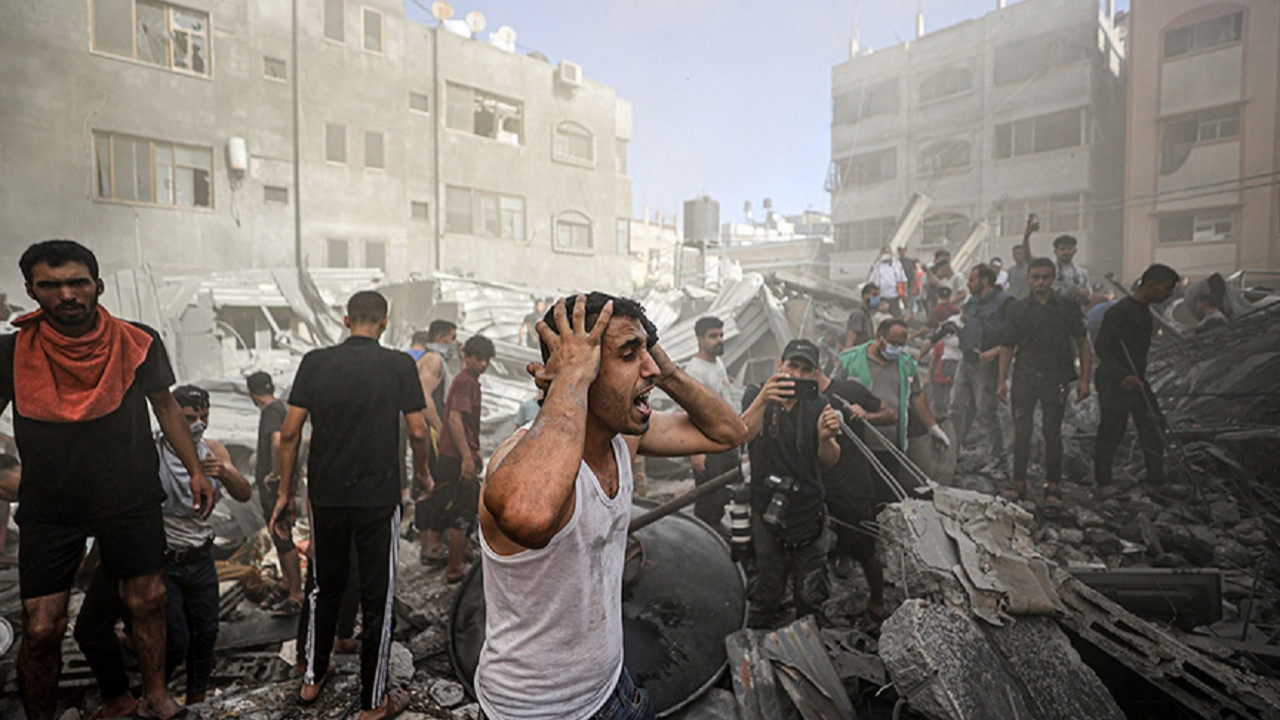Oxfam: İsrail sivilleri vururken insani yardıma erişimden bahsetmek boş vaat