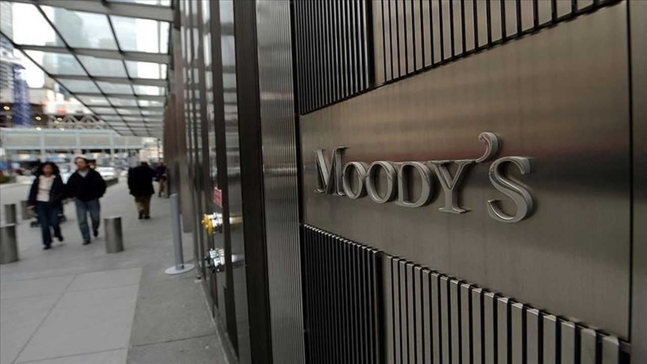 Moody's ABD'nin kredi görünümünü negatife çevirdi