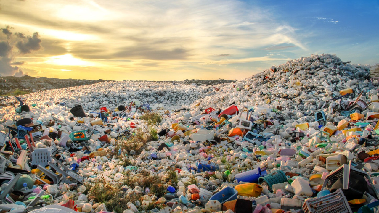Dünya plastik bataklığın içinde: Çözüm için ilk ciddi adım atılıyor