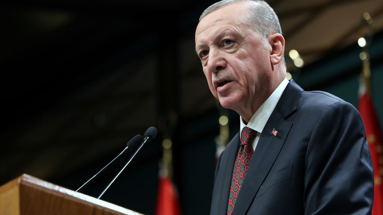 Cumhurbaşkanı Erdoğan açıkladı: Çalışan emekliye de 5 bin TL ikramiye