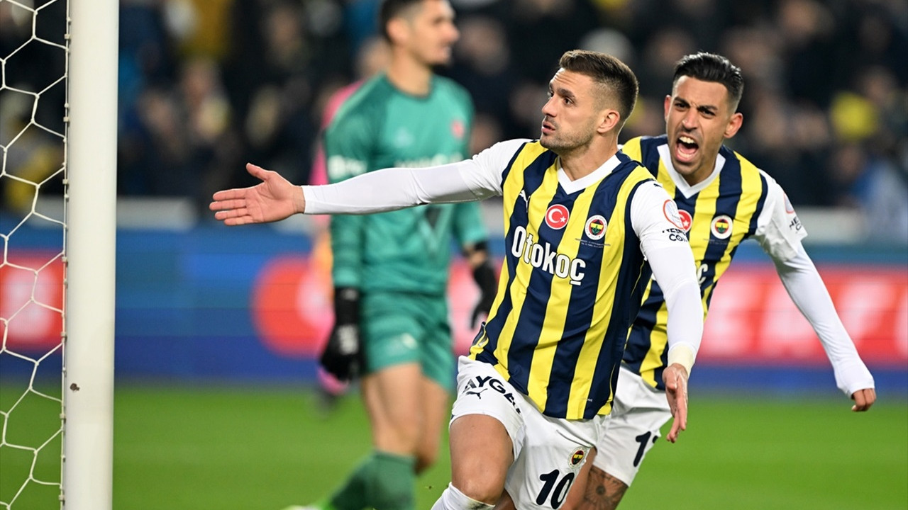 Fenerbahçe geriye düştüğü maçta Fatih Karagümrük'ü Tadic'in golleriyle yendi
