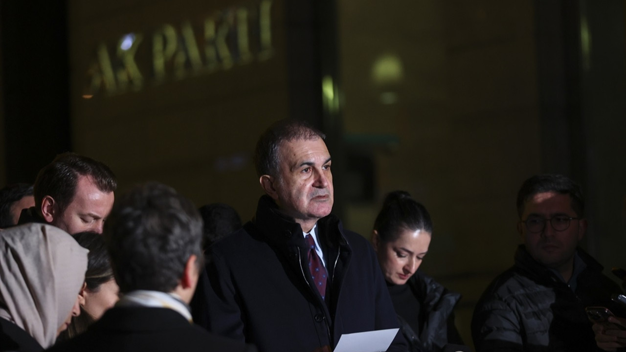 AK Parti Sözcüsü Ömer Çelik: Adaylarla ilgili istişareler sürüyor, takvimde esneme olabilir