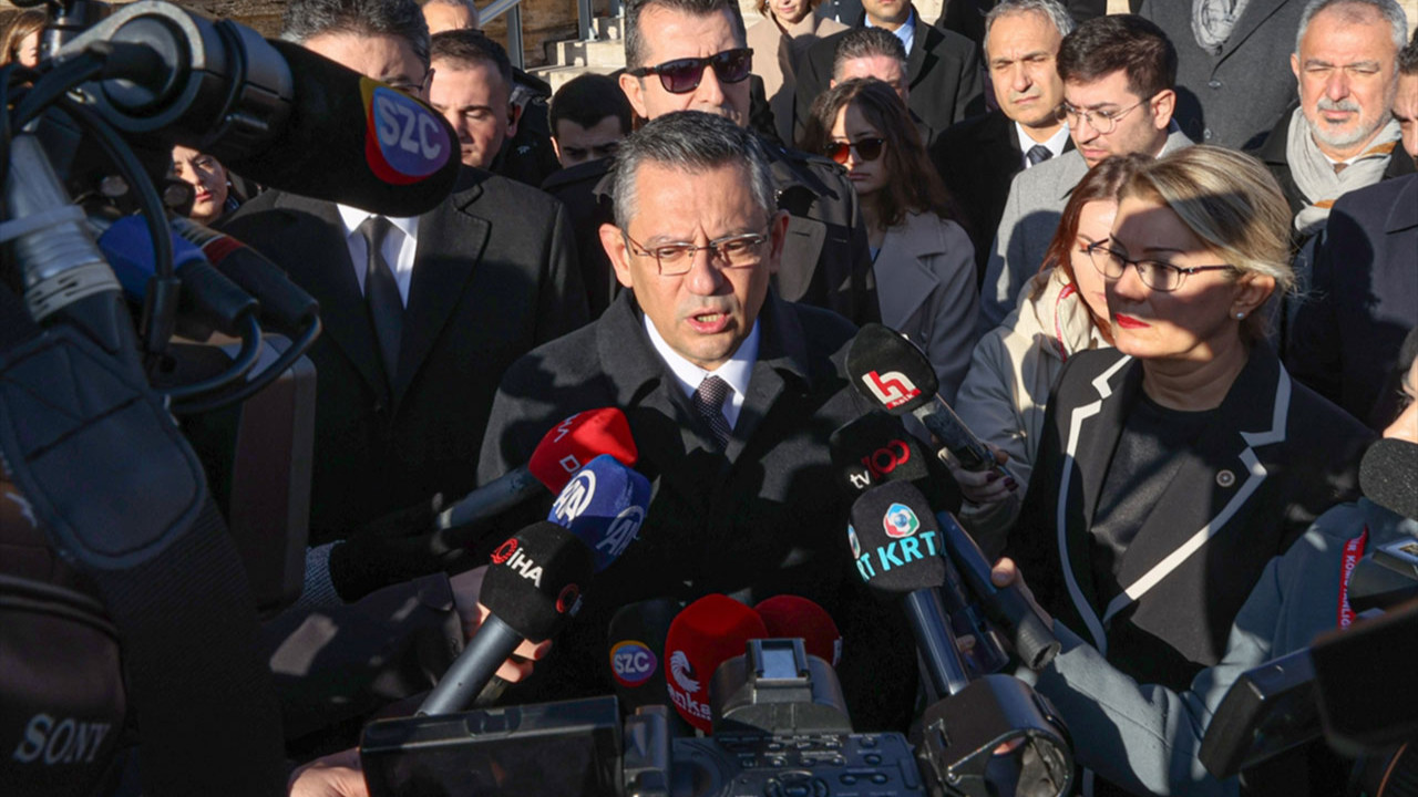 Özgür Özel'den şehit cenazesinde protesto açıklaması: Hepsi isim isim hepsi tespit ediliyor