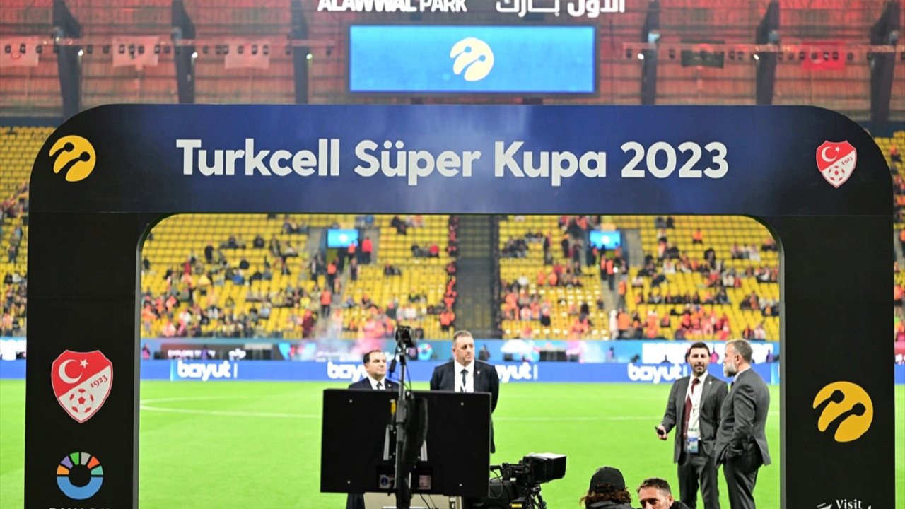 Süper Kupa'nın iptali dünya basınında: Türkiye'nin kurucusunun pankartları yasaklandı