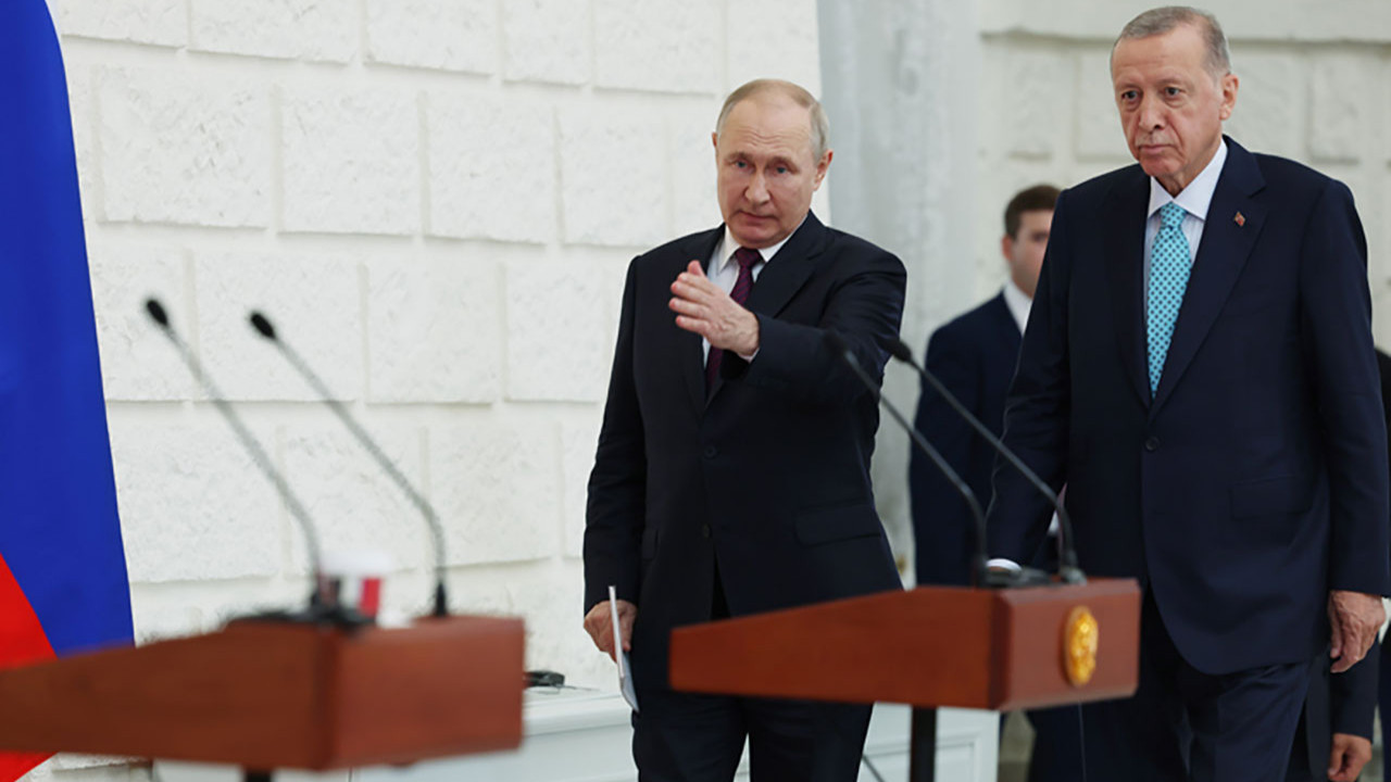 Putin: Moskova ve Ankara ikili siyasi diyaloğu geliştirmeye devam edecek