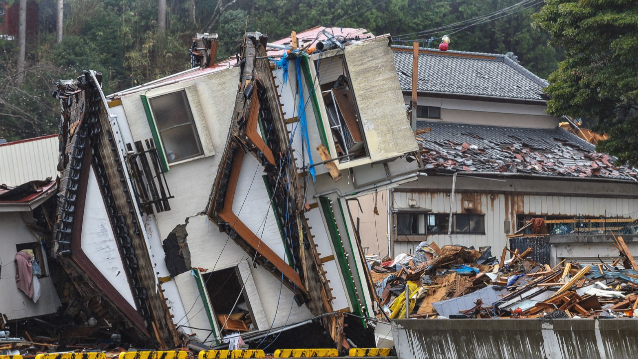Deprem Japonya'yı vurdu: Halk sahil bölgelerini terk ediyor