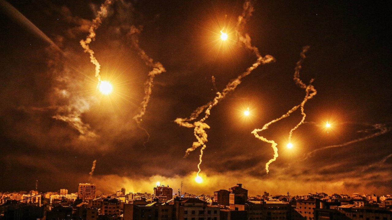 The New York Times: İsrail askerlerini karadan çekiyor, Gazze'yi havadan vuruyor
