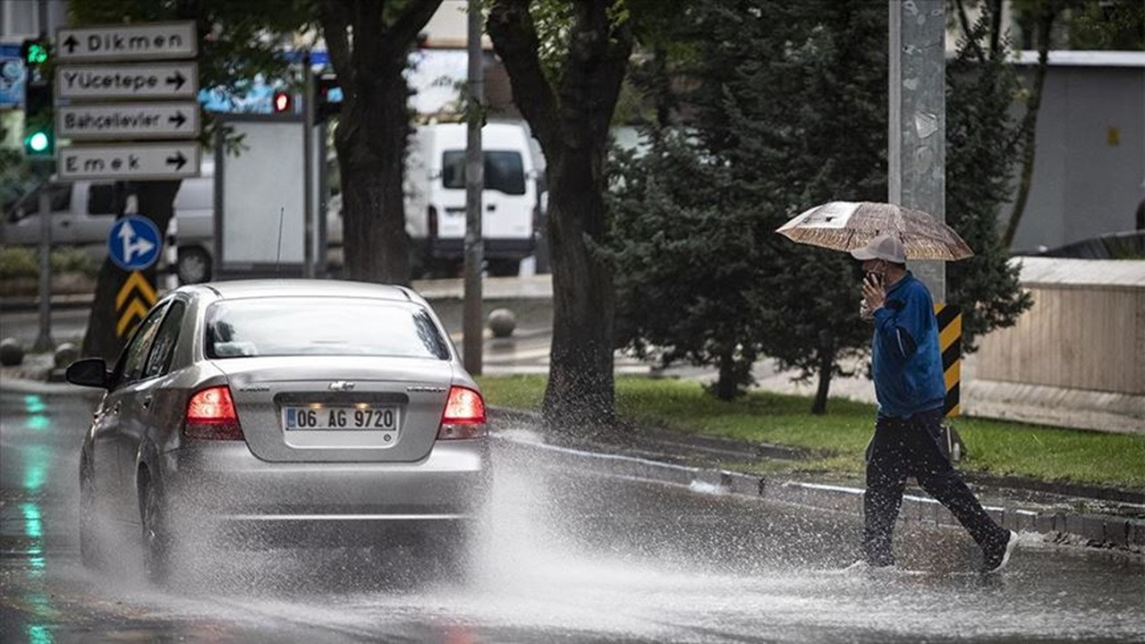 Meteoroloji saat verdi: Ankara'ya kuvvetli yağış geliyor