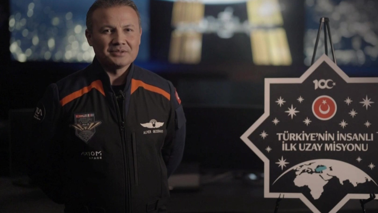 Türkiye'nin ilk astronotu Alper Gezeravcı uzay görevinde kullanacağı armayı anlattı