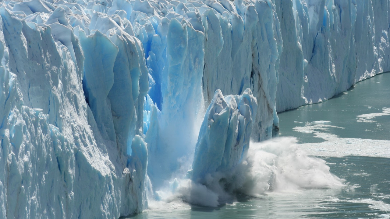 Küresel ısınma korkutucu boyuta ulaştı: Grönland saatte 30 milyon ton buz kaybediyor
