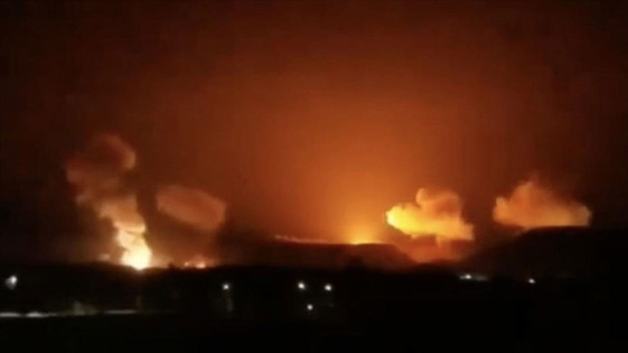 Yemen'deki Husiler: ABD ve İngiliz hava kuvvetleri Hudeyde şehrini hedef aldı