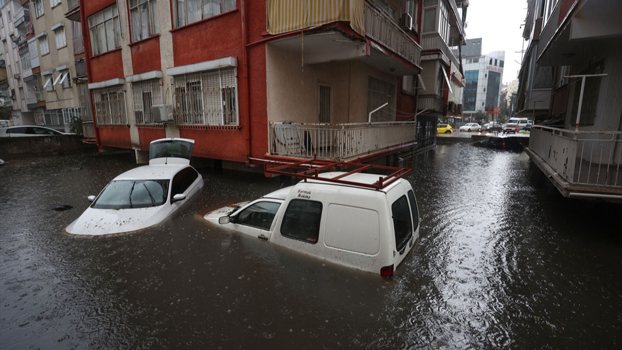 Antalya'da kuvvetli yağış ve sel