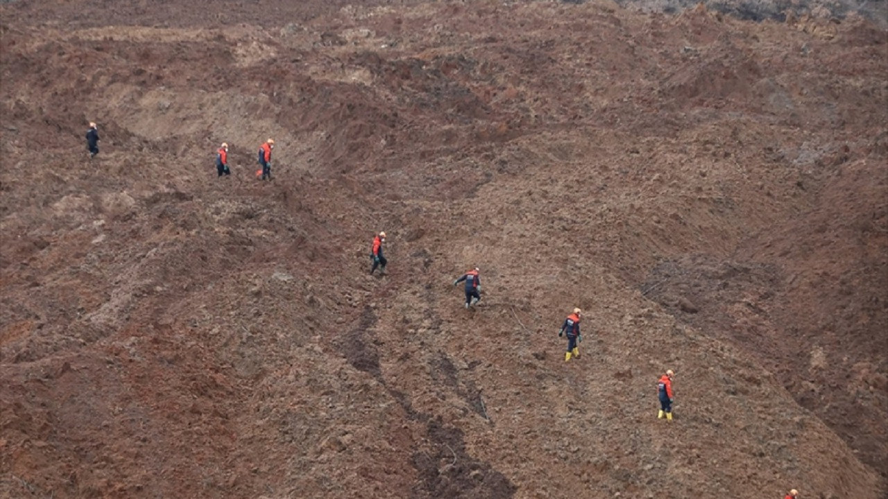 Maden sahasında toprak kayması: Dakika dakika son gelişmeler