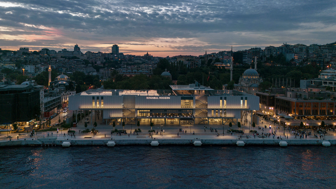 İstanbul Modern kültürel mimari kategorisinde Yılın Binası ödülünü kazandı