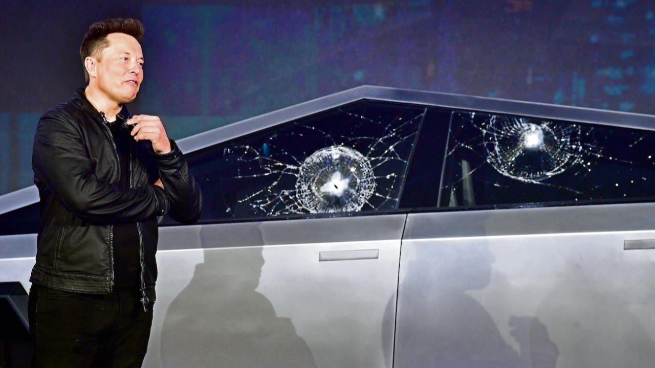 Tesla SUV’ların kırılmayan camları tartışma konusu oldu