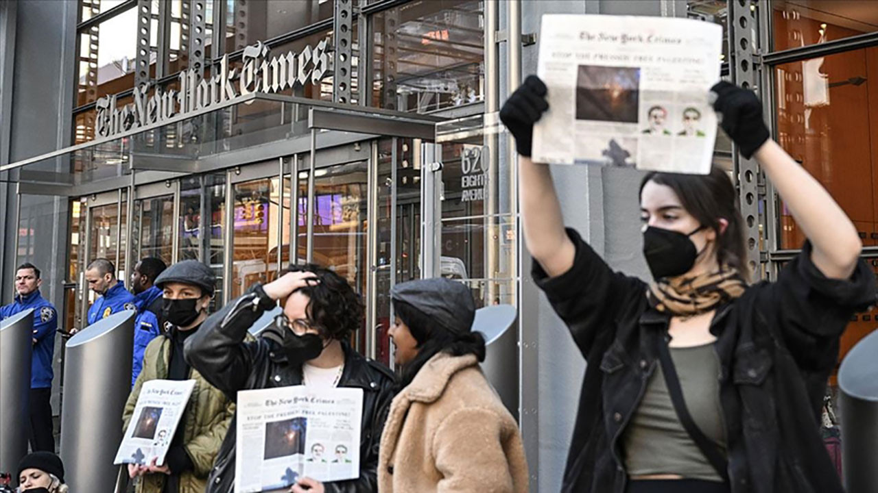 Filistin yanlısı göstericiler, New York Times binasına girdi