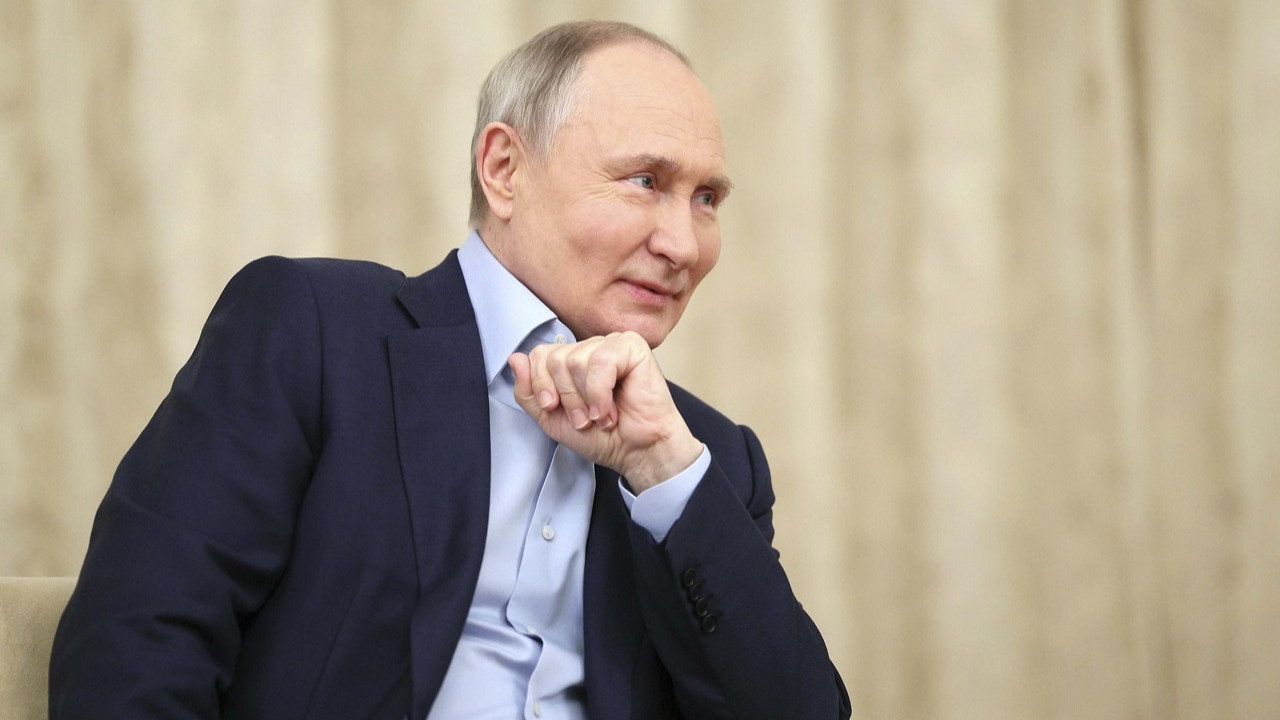 Putin kesin olmayan ilk sonuçlara göre yeniden devlet başkanı oldu